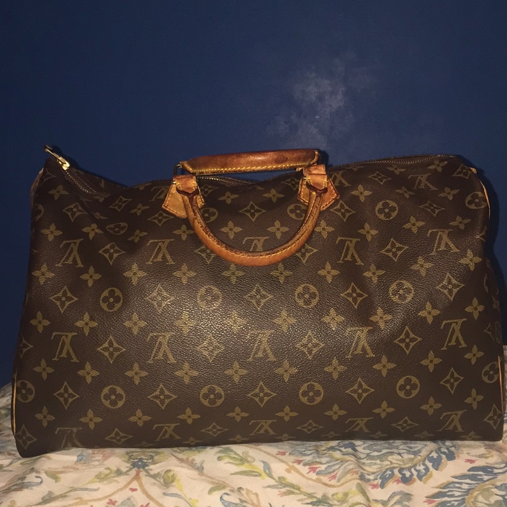 AUTHENTIC LOUIS VUITTON SPEEDY 40